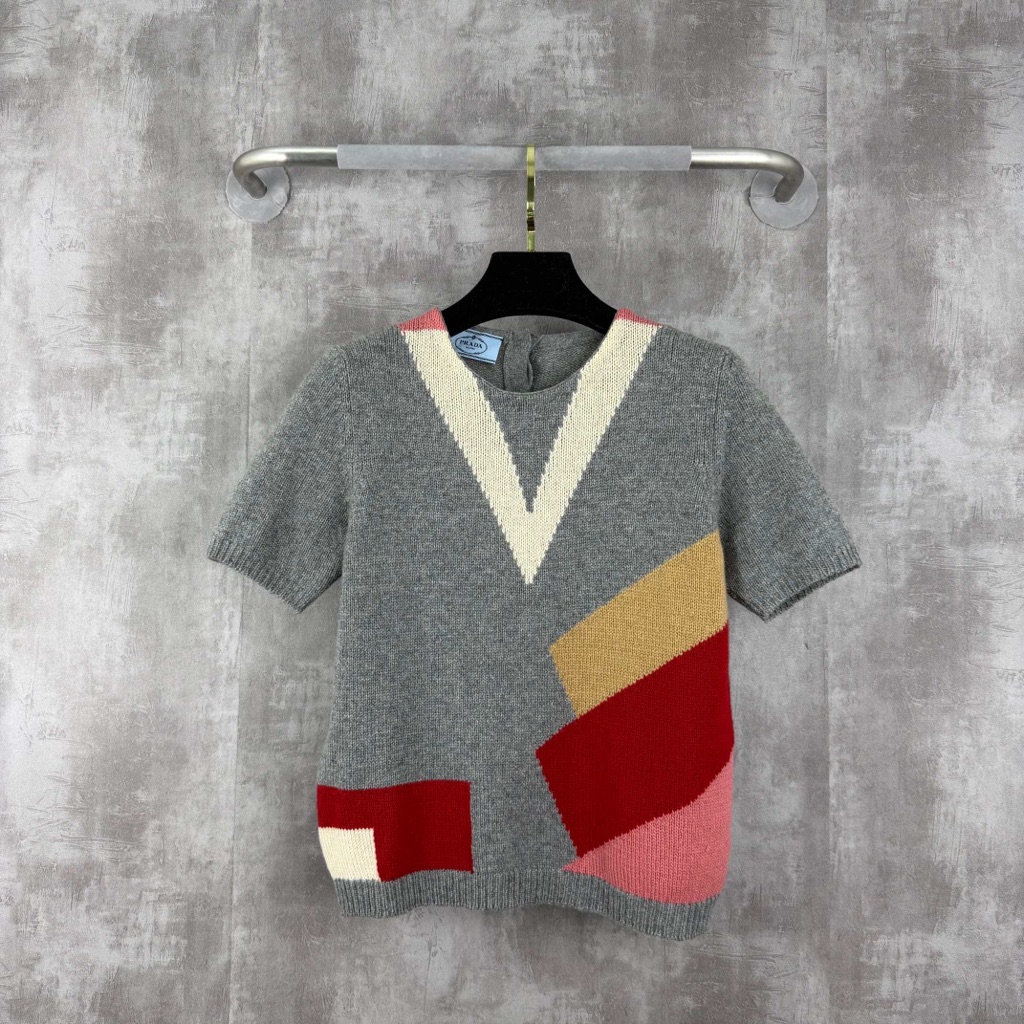 Steal Authentic Prada Gray And Red Women's Shorts